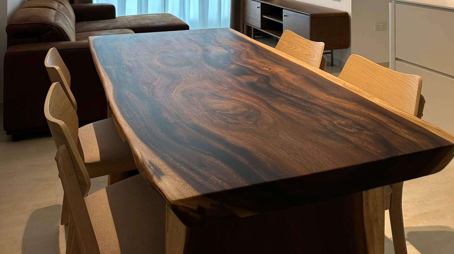 Versatile Wooden Table Design Versatile Wooden Table Design